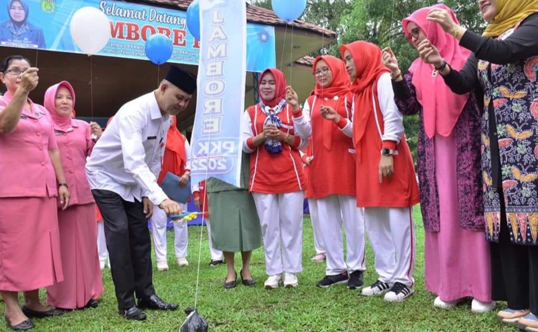 Hj Armayanti Aspan Hadiri Pembukaan Jambore PKK Tingkat Kabupaten Tebo