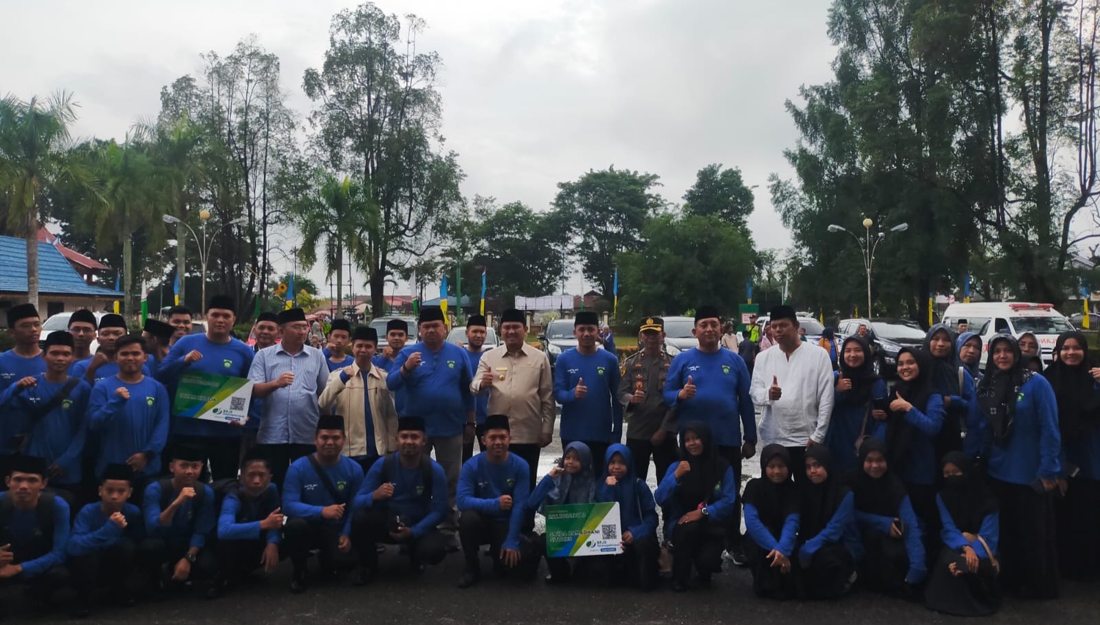 Bupati Bungo H.Mashuri Melepas Kafilah MTQ Ke 51 Tingkat Provinsi Jambi Tahun 2022 di Kota Sunga Penuh, Kerinci 