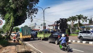 IMG-20221103-WA0007 Antrian Solar di SPBU Kembali Mengular, Ketua Komisi II DPRD Kota Jambi, Junedi: Truk Batu Bara Sudah Dilarang, Kenapa Masih Antre