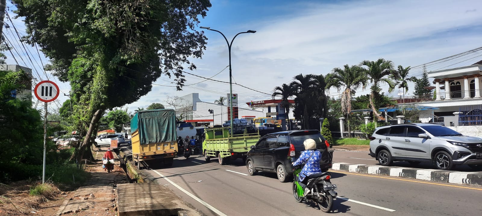 Antrian Solar di SPBU Kembali Mengular, Ketua Komisi II DPRD Kota Jambi, Junedi: Truk Batu Bara Sudah Dilarang, Kenapa Masih Antre