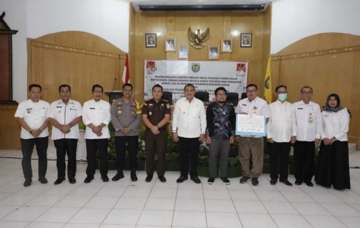 Bupati Bungo H.Mashuri Bersama Forkopimda Menandatangani Komitmen GERNAS BBI