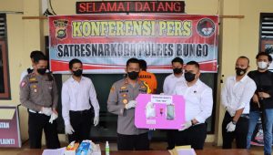 foto-kapolres-bungo-akbp-wahyu-bram Tim Opsnal Satresnarkoba Bungo Berhasil Menggagalkan Peredaran Sabu 43,47 Gram