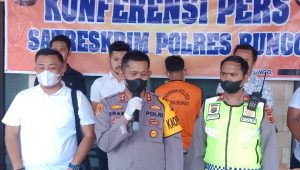 foto-kapolres-bungo-saat Konferensi-pers Polres Bungo Berhasil Bekuk Pelaku Spesialis Curanmor