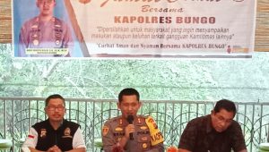Kapolres Bungo Melalui Program " Jumat Curhat" Dengarkan Langsung Keluhan Masyarakat