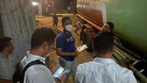 foto-polda-jambi-amankan-bbm-olahan Polda Jambi Berhasil Mengamankan Truk Bermuatan BBM Diduga Solar Olahan