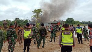 foto-polres-bungo-bersama-tim-gabungan Polres Bungo Bersama Tim Gabungan Tertibkan 18 Unit Rakit PETI