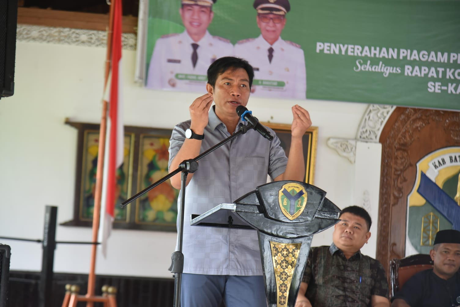 Masyarakat Keluhkan Pelayanan Dukcapil Batanghari, Bupati Berikan Warning ke Dinas Terkait