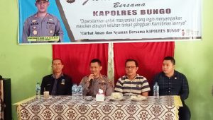 foto-kapolres-bungo Program Jumat Curhat : Kapolres Bungo Soroti Penyalahgunaan Narkotika Bagi Pemuda Dan Pelajar