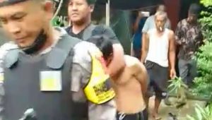 foto-pelaku-diamankan-polisi Seorang Anak Aniaya Ibu dan Ayah Kandung Hingga T3w4s