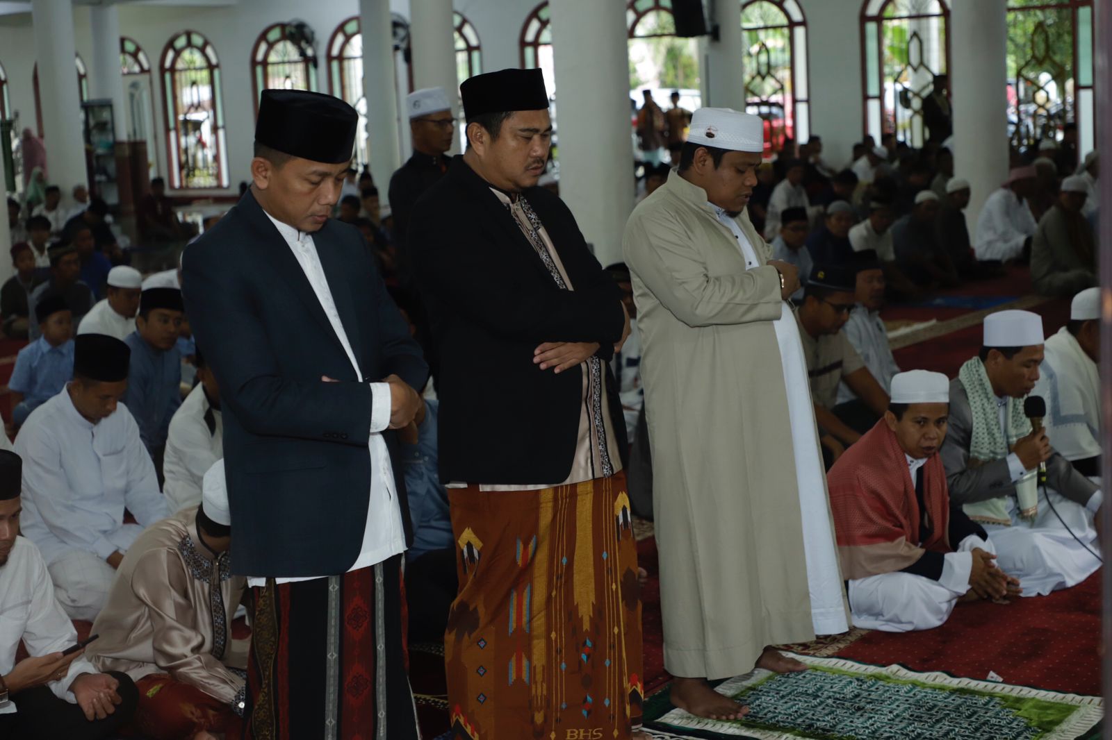 Bupati dan Wakil Bupati Bungo Sholat Idul Adha 1444 H / 2023 di Mesjid Agung Al-Mubarak