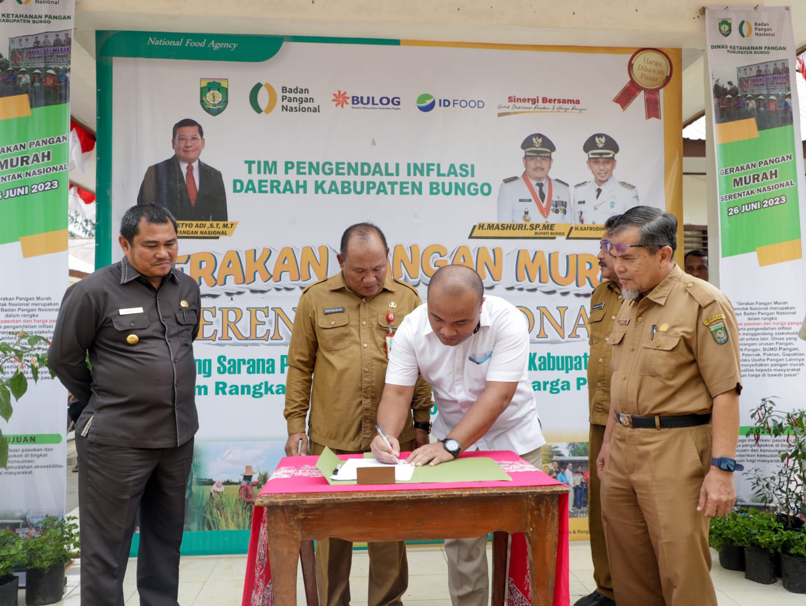 Bupati Bungo H.Mashuri Menghadiri Gerakan Pangan Murah Serentak Seluruh Indonesia