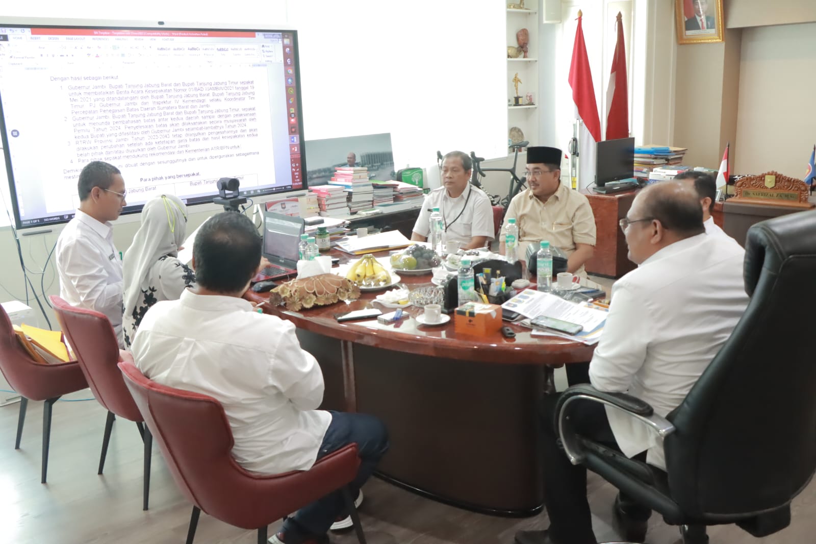 Bupati Tanjab Barat H. Anwar Sadat Rapat Bersama Kementrian, Terkait Pembahasan Tapal Batas Wilayah Tanjab Barat dan Tanjab Timur