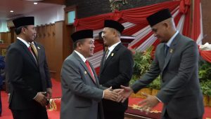 foto-gubernur-jambi-alharis Gubernur Jambi Al Haris Hadiri Pelantikan PAW Anggota DPRD Provinsi Jambi