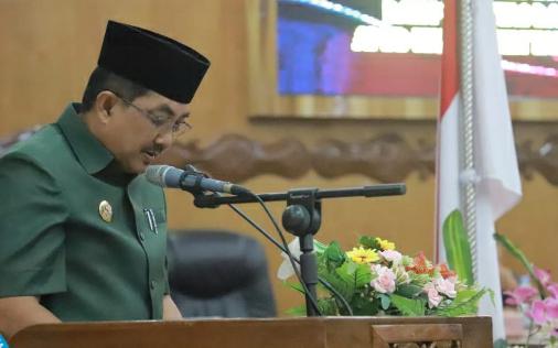 Bupati Anwar Sadat Sampaikan KUA dan PPAS APBD Tanjab Barat Tahun 2024 Pada Rapat Paripurna DPRD