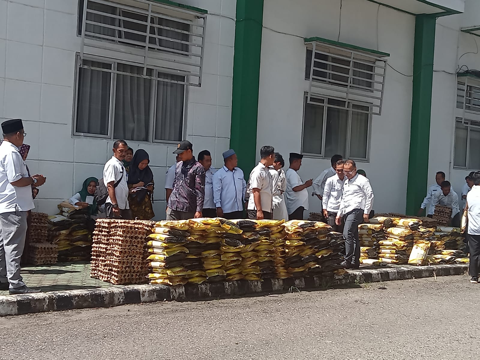 Pemkab Batanghari Melalui Dinkes Salurkan Bantuan Program Penanganan Stunting Tahun 2023