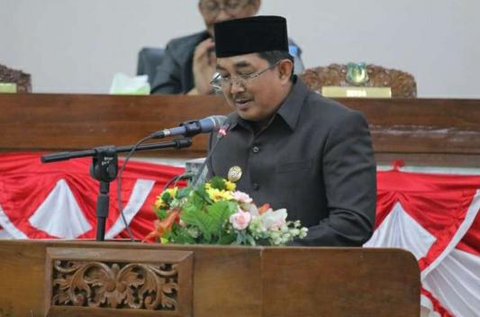 Bupati Hadiri Paripurna Keempat DPRD Pengambilan Keputusan Terhadap Ranperda Perubahan APBD Tanjab Barat T.A 2023