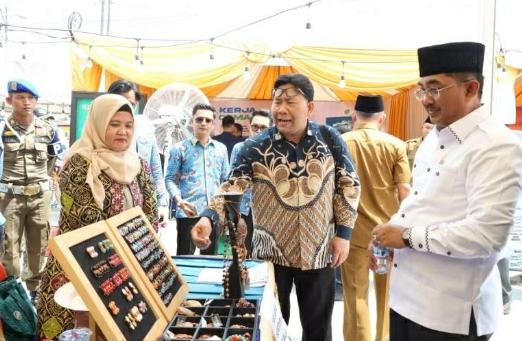Bupati Tanjab Barat Buka Secara Resmi Festival Pelayanan Publik Tahun 2023