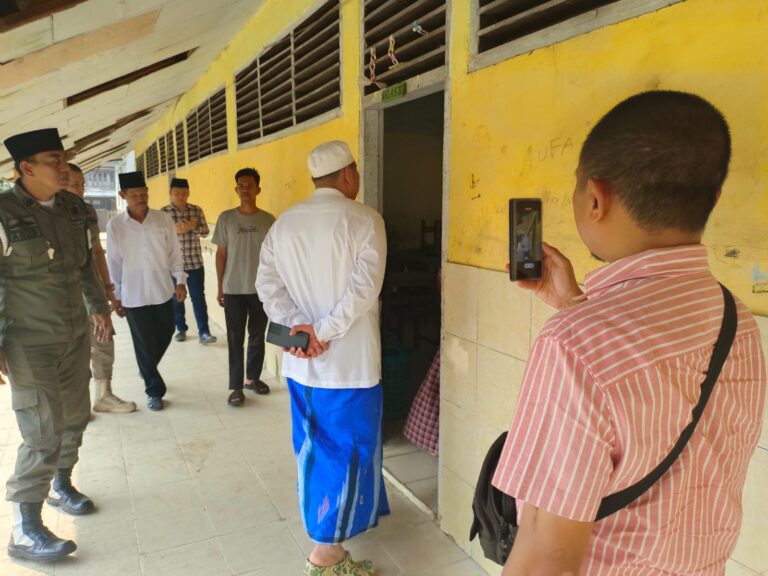 Bupati Bungo H.Mashuri Tinjau SDN 076/II Dusun Tenam Kecamatan Tanah Sepenggal