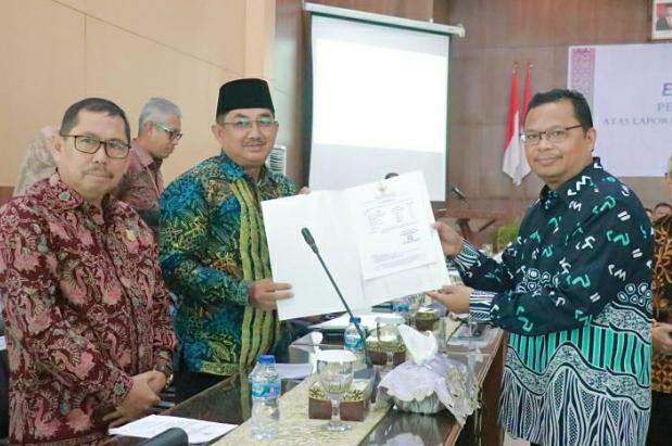 foto bupati tanjab barat hadiri entry meeting