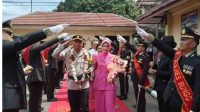 foto-kapolres-bungo-akbp-singgih Pisah Sambut Kapolres Bungo dari AKBP Wahyu Bram Kepada AKBP Singgih Hermawan Ditandai Dengan Pedang Pora Dan Tari Sekapur Sirih