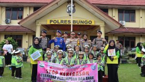 foto-kapolres-bungo-temu-ramah-anak-tk Kapolres Bungo AKBP Singgih Hermawan, S.I.K., M.A.P Temu Ramah Bersama Anak Tk Kemala Bhayangkari Cabang Bungo
