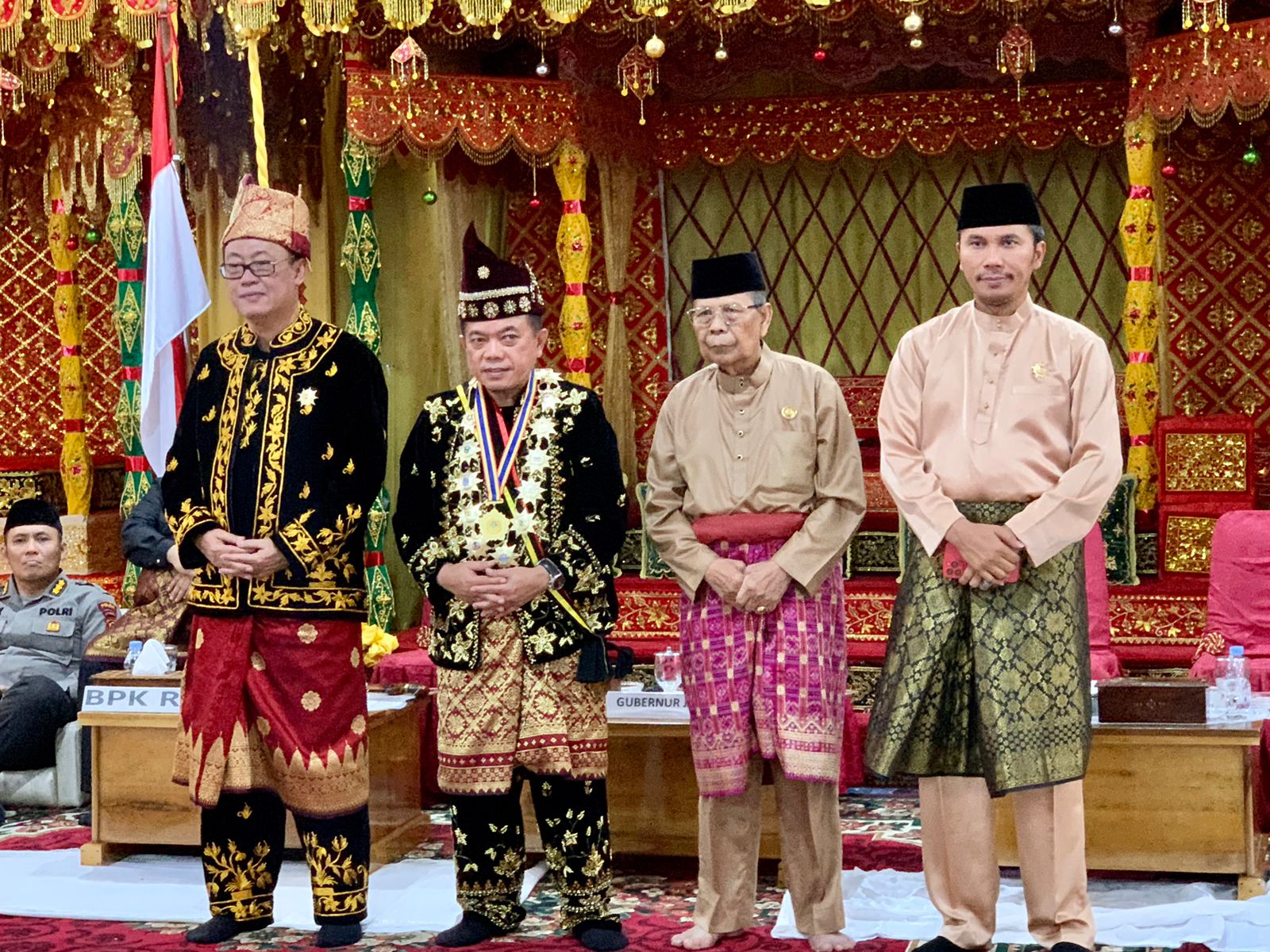 foto ketua dprd provinsi jambi edi purwanto