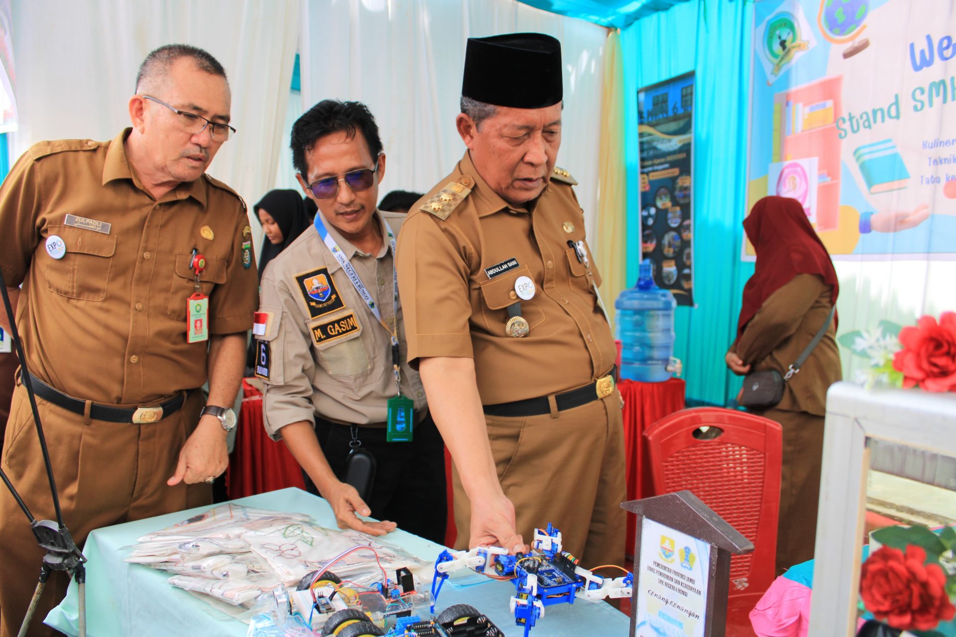 Wagub Sani Apresiasi Expo dan Gelar Karya P5 Di SMK N 1 Muara Bungo