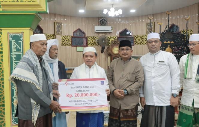Gubernur Jambi Bersama Bupati Tanjab Barat, Gelar Safari Subuh Bersama Anak Anak SMA, SMK dan MAN