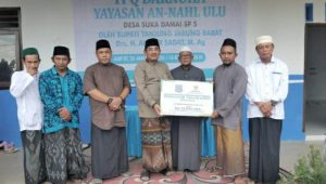 Bupati Tanjab Barat Laksanakan Safari Jumat di Masjid Nurul Huda Desa Suka Damai