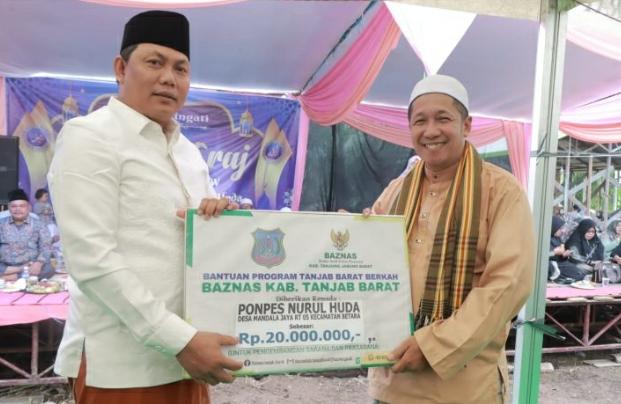 Wakil Bupati Tanjab Barat Hadiri Peringatan Isra Mi'raj di Ponpes Nurul Huda Desa Mandala Jaya