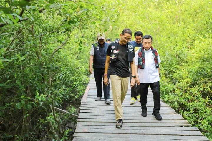 Dampingi Kunjungan Ke Mangrove Pangkal Babu, Bupati Berharap Kemenparekraf Dapat Berkolaborasi Bersama