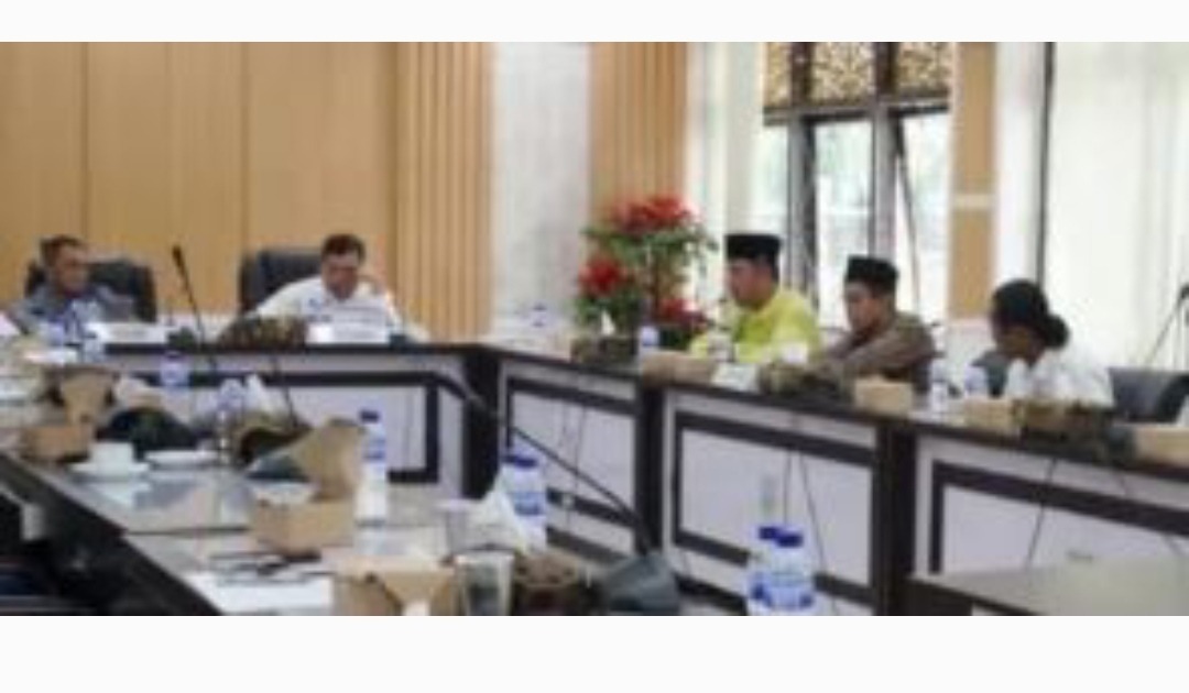 Bahas Retribusi Sampah, Komisi II DPRD Kota Jambi Gelar Rapat dengan Dinas Terkait