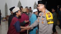 foto-kapolresbungo-akbp-singgihhermawan Polres Bungo dan Polda Jambi Buka Puasa Bersama Anak-Anak Pondok Pesantren