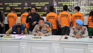 foto kapolrestajambi press conference ungkapkasus narkoba
