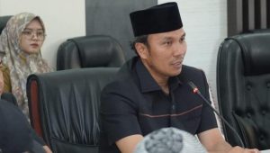 foto ketua dprd provinsi jambi edi purwanto