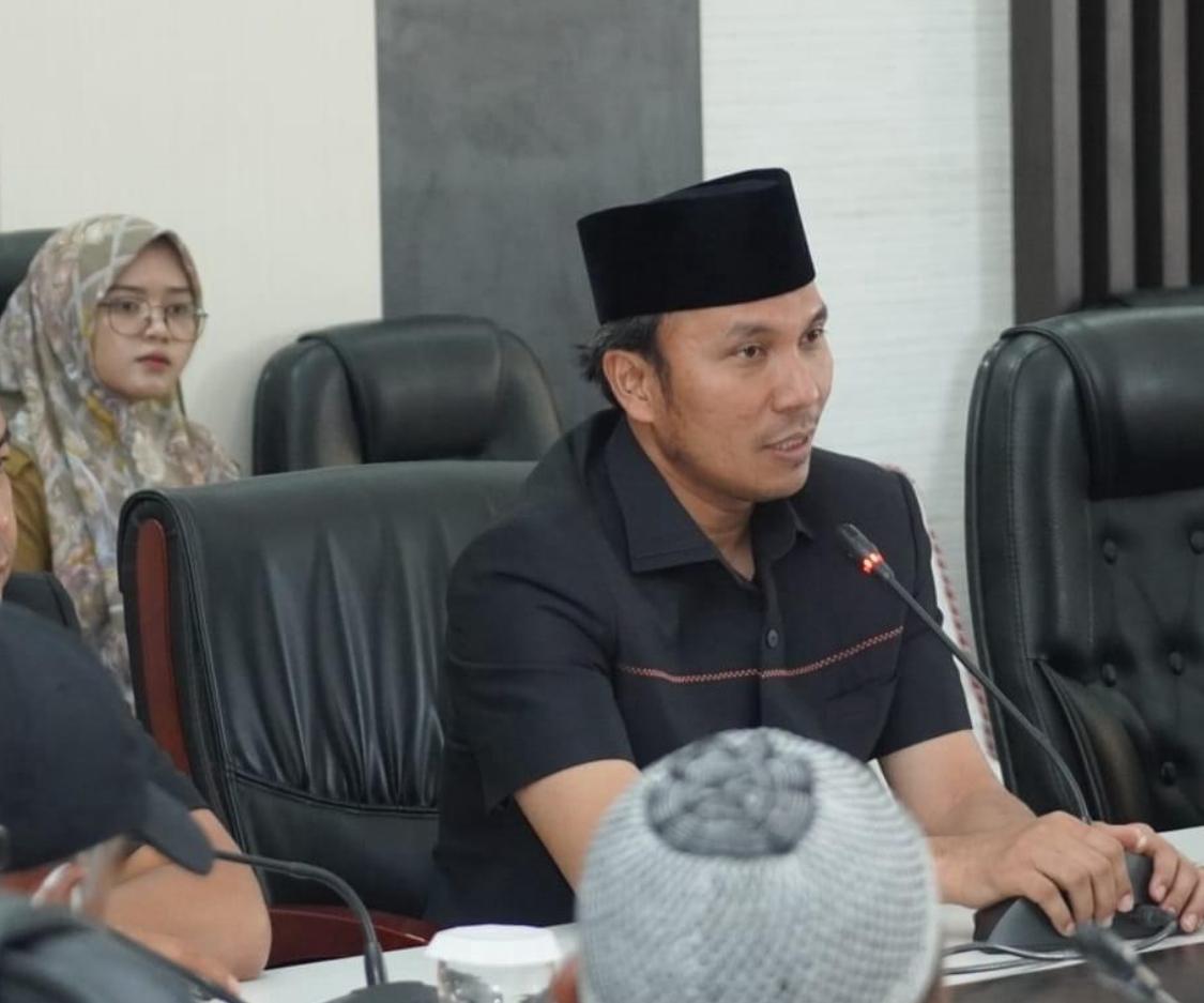 foto ketua dprd provinsi jambi edi purwanto