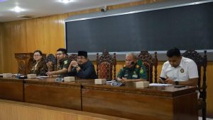Bupati Tanjab Barat Pimpin Rapat Konflik Pembangunan Kebun Masyarakat PT. Rudy Agung Agra Laksana Dusun Mudo