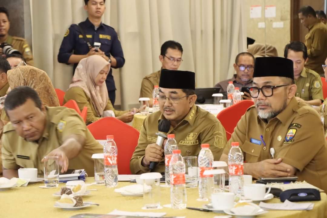Bupati Tanjabbar Ikuti Rakor Sinergi dan Penguatan Pemberantasan Korupsi Kepala Daerah Se-Provinsi Jambi.