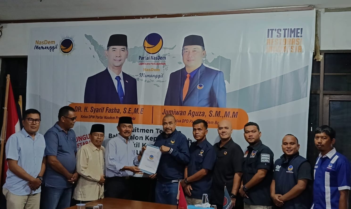 Serius Maju di Pilkada Bungo 2024, Tobroni Yusuf  Berikan Berkas Pendaftaran Ke DPD Partai Nasdem Bungo