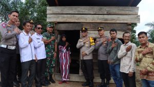 IMG-20240626-WA0043 Hari Bhayangkara Ke-78 :Kapolres Bungo Dan Dandim 0416/BUTE Berikan Bantuan Ke Warga Kampung Lebuh