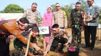 IMG-20240627-WA0011 Sambut Hari Bhayangkara Ke- 78, Polres Bungo Tanam 2305 Pohon