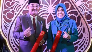 IMG-20240707-WA0008 Bupati dan Ketua TP PKK Tanjab Barat Terima Penghargaan Paling Bergengsi di Bidang Bangga Kencana
