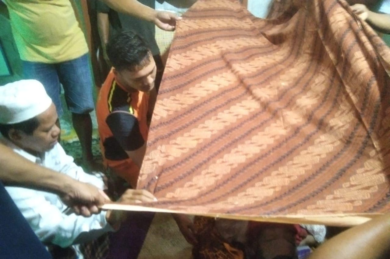 Briking News Kapal Nelayan Tabrak Togok, Satu Nelayan Di Temukan Meninggal Dunia