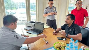 IMG-20240723-WA0007 Imigrasi Kelas I TPI Jambi Kembali Lakukan Eazy Pasport ke Kantor SMSI Provinsi Jambi
