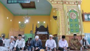IMG-20240801-WA0017 Mewakili Bupati, Staf Ahli Bidang Pemerintahan H. Angsori S. Ag, MH Hadiri Safari Dakwah Syekh Ahmad Al-Misry dan Peduli Palestina