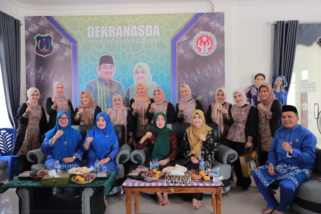 Dekranasda Tanjab Barat Terima Pujian atas Inovasi dari Ketua Dekranasda Provinsi Jambi