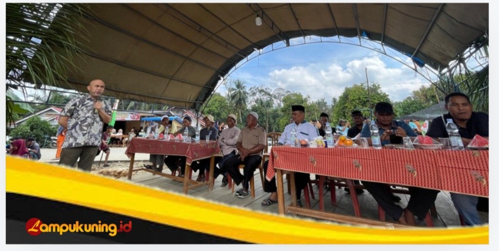 Sejumlah Tokoh Masyarakat Dusun Muara Kuamang Sambut Bacabup Dedy di Pembukaan Lubuk Larangan