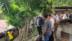 IMG-20241028-WA0034 Gerak Cepat: Ketua DPRD Kota Jambi Tinjau Lokasi Pagar Warga yang Nyaris Roboh di SDN 30 Solok Sipin