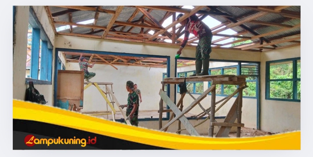 Memasuki Hari Ketiga Satgas TMMD Ke-123 Kodim 0416/Bute Mulai Memasang Plafon Madrasah Ibtidaiyah Nurul Falah