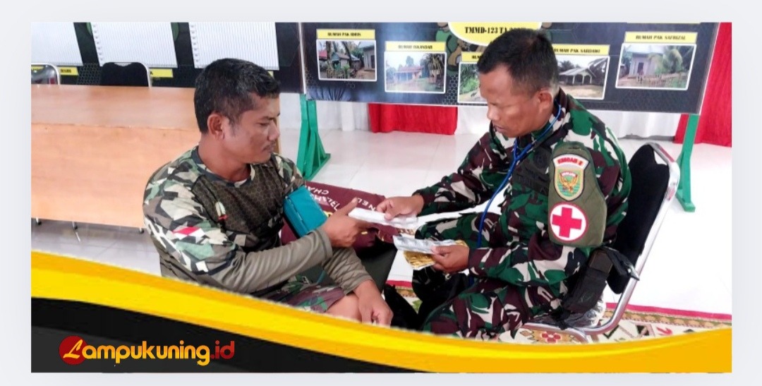 Satgas TMMD Ke-123 Kodim 0416/Bute Tak Lupa Berikan Pelayanan Kesehatan Gratis Bagi Masyarakat dan Anggota di Posko TMMD 